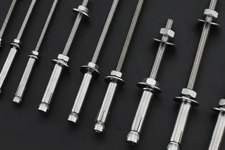超長螺栓連接時(shí)是否需要特殊工具？扳手不可少！